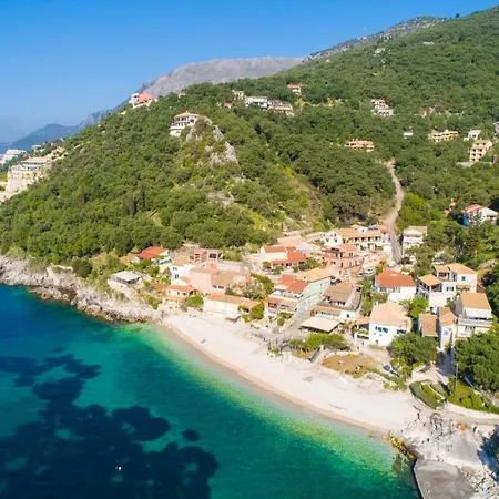 Eleni Вилла Agnitsini